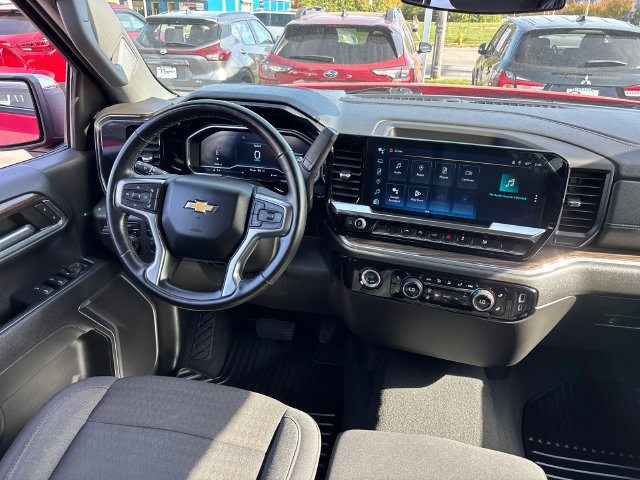 Used 2023 Chevrolet Silverado 1500 LT AWD/4WD image 11
