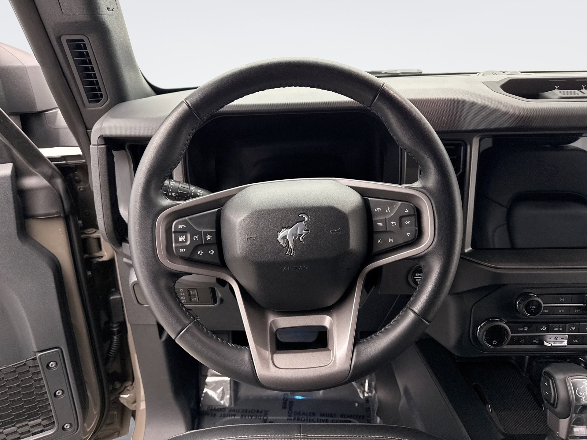 Used 2025 Ford Bronco Big Bend w/ Black Diamond Package image 12