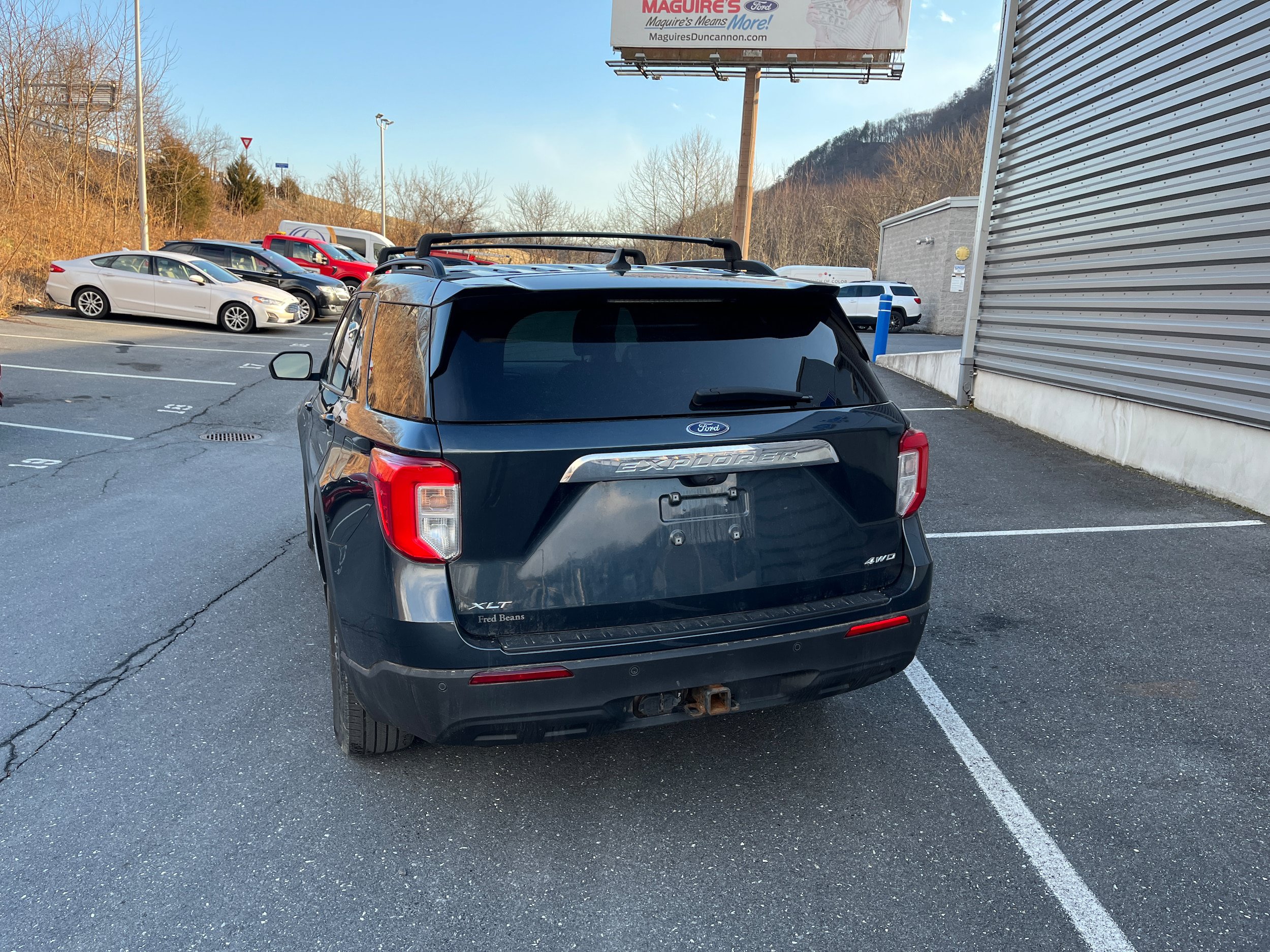 Certified 2023 Ford Explorer XLT w/ Class IV Trailer Tow Package AWD/4WD image 5