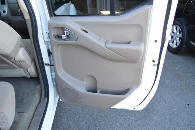 Used 2014 Nissan Frontier SV w/ SV Value Truck Package image 52