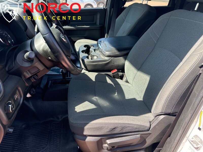 Used 2022 RAM 3500 Tradesman w/ Chrome Appearance Group AWD/4WD image 17