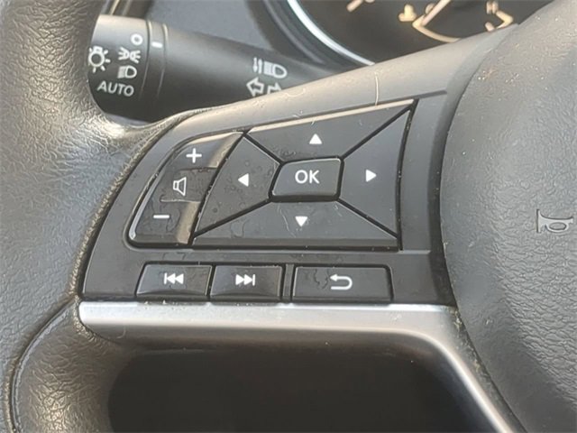 Used 2017 Nissan Rogue Sport SV image 23