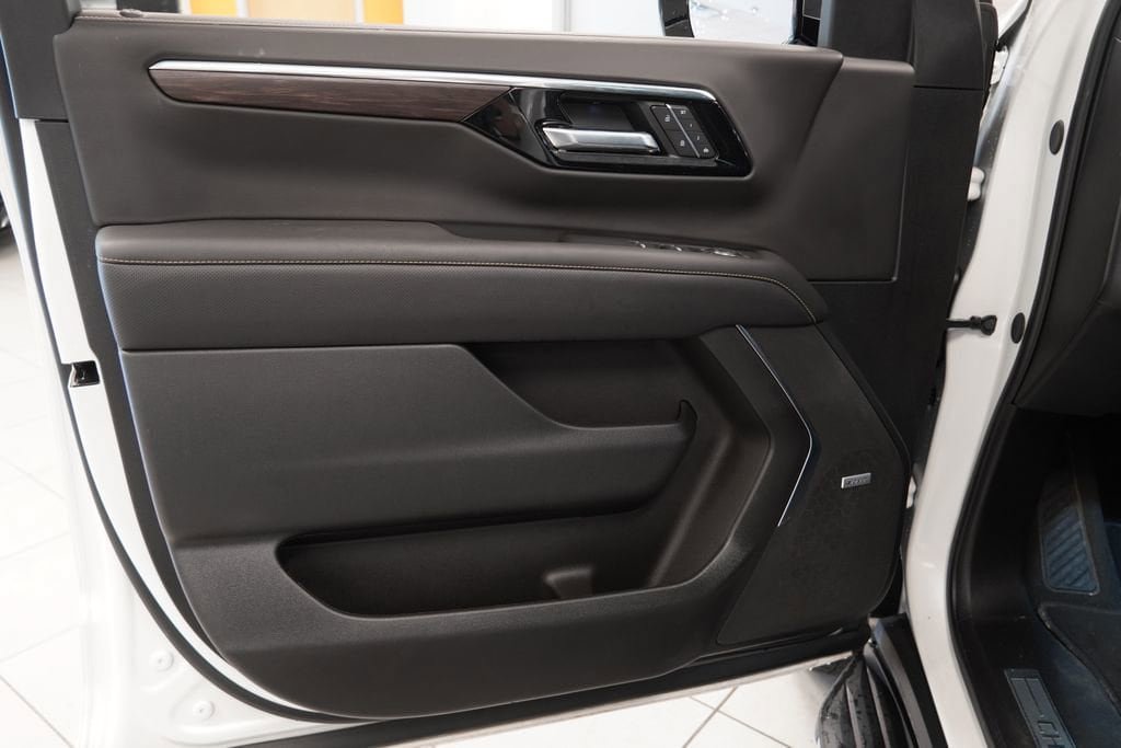 New 2025 Chevrolet Tahoe Premier w/ Sun And Tow Package AWD/4WD image 20