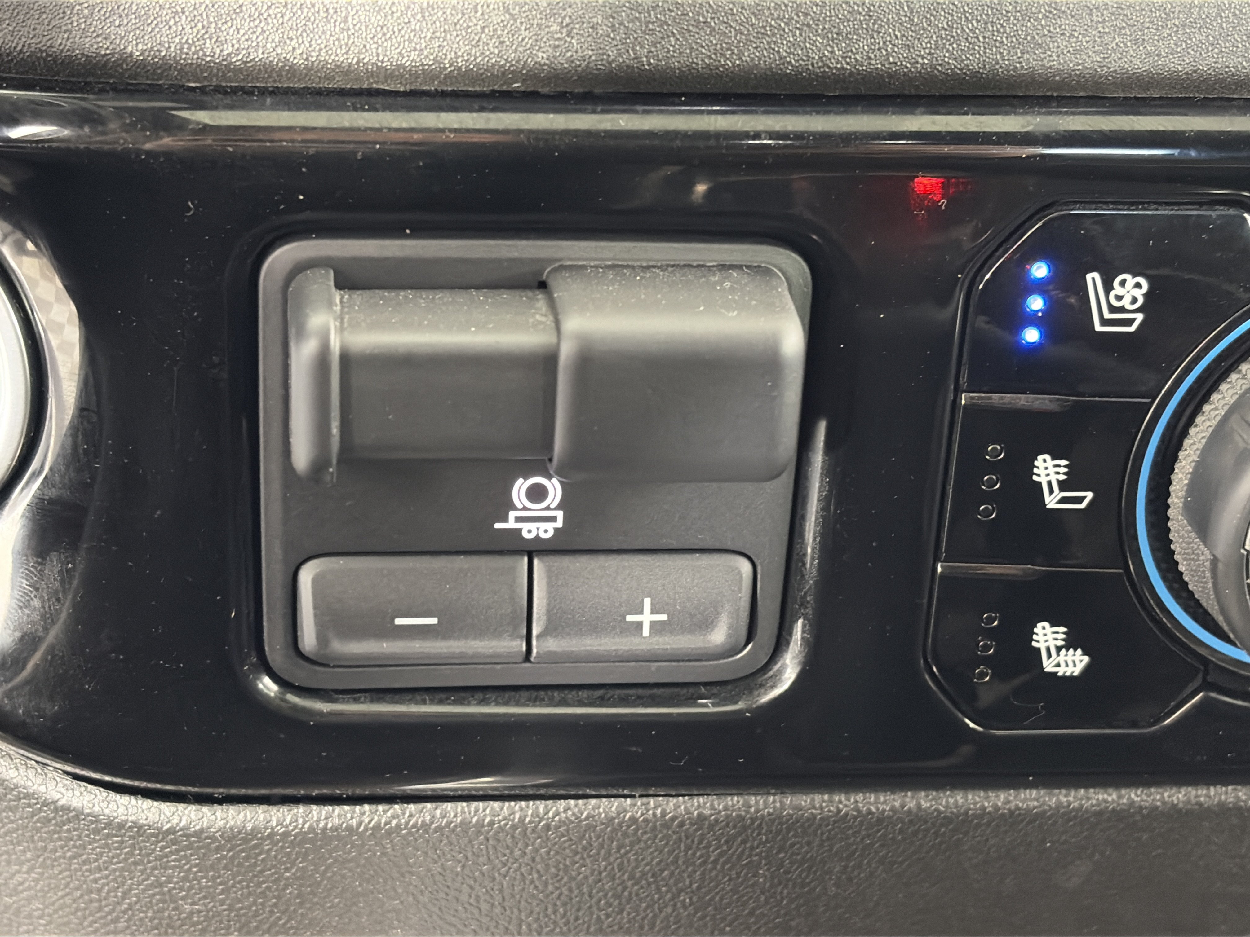 Used 2024 Chevrolet Silverado 1500 High Country w/ High Country Premium Package AWD/4WD image 27