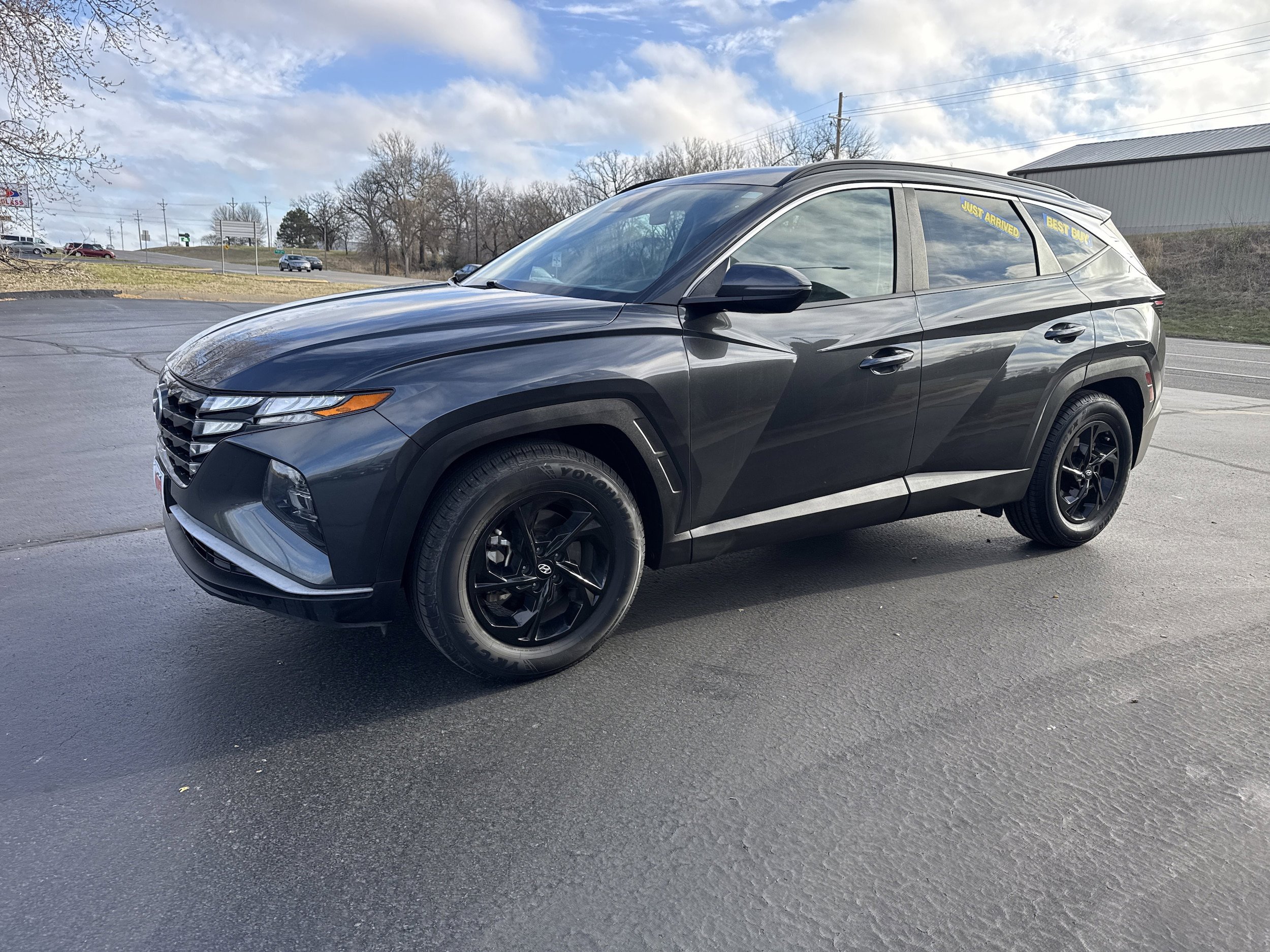 Used 2022 Hyundai Tucson SEL FWD image 2