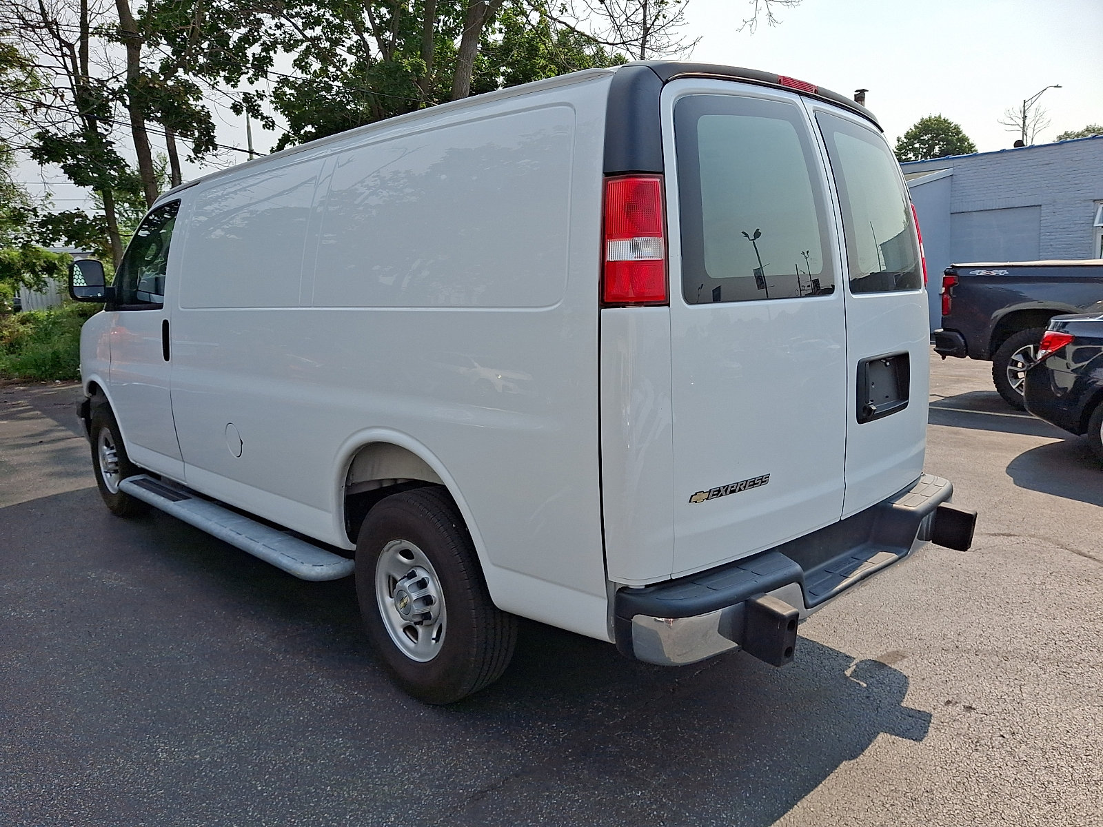 Certified 2025 Chevrolet Express 2500 w/ Driver Convenience Package RWD image 5