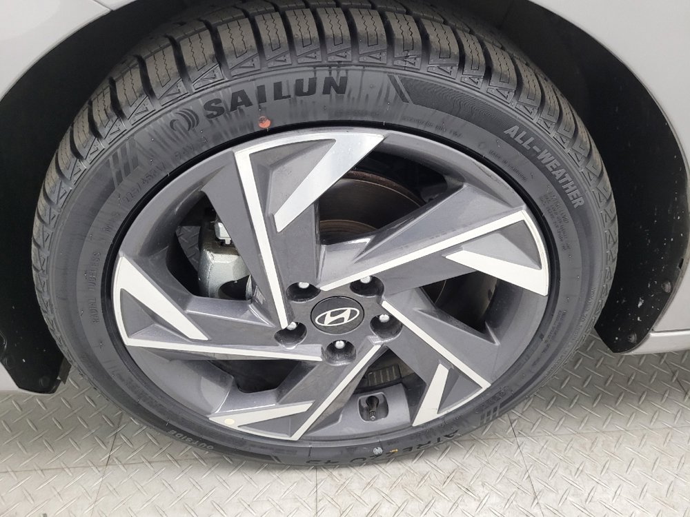 Used 2025 Hyundai Elantra Sport image 31