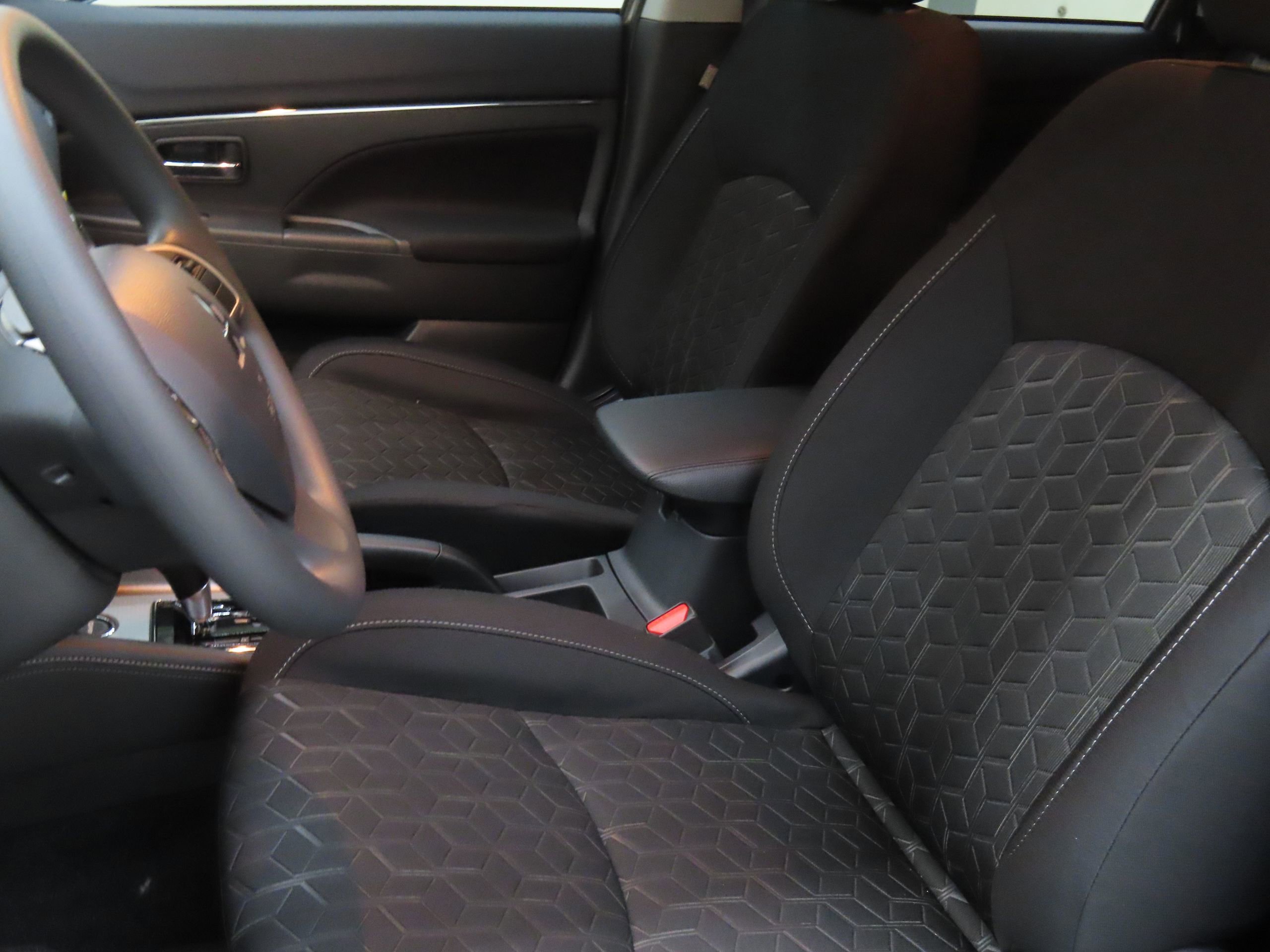 New 2025 Mitsubishi Outlander Sport ES image 10