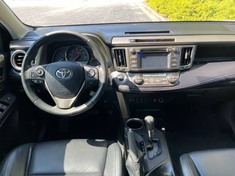 Used 2013 Toyota RAV4 Limited FWD image 2