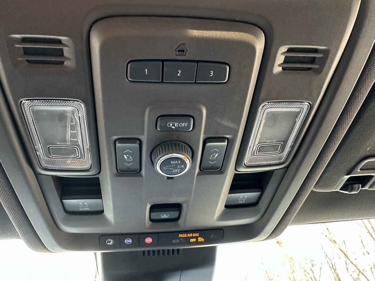 Used 2023 GMC Yukon XL SLT w/ SLT Luxury Package image 22