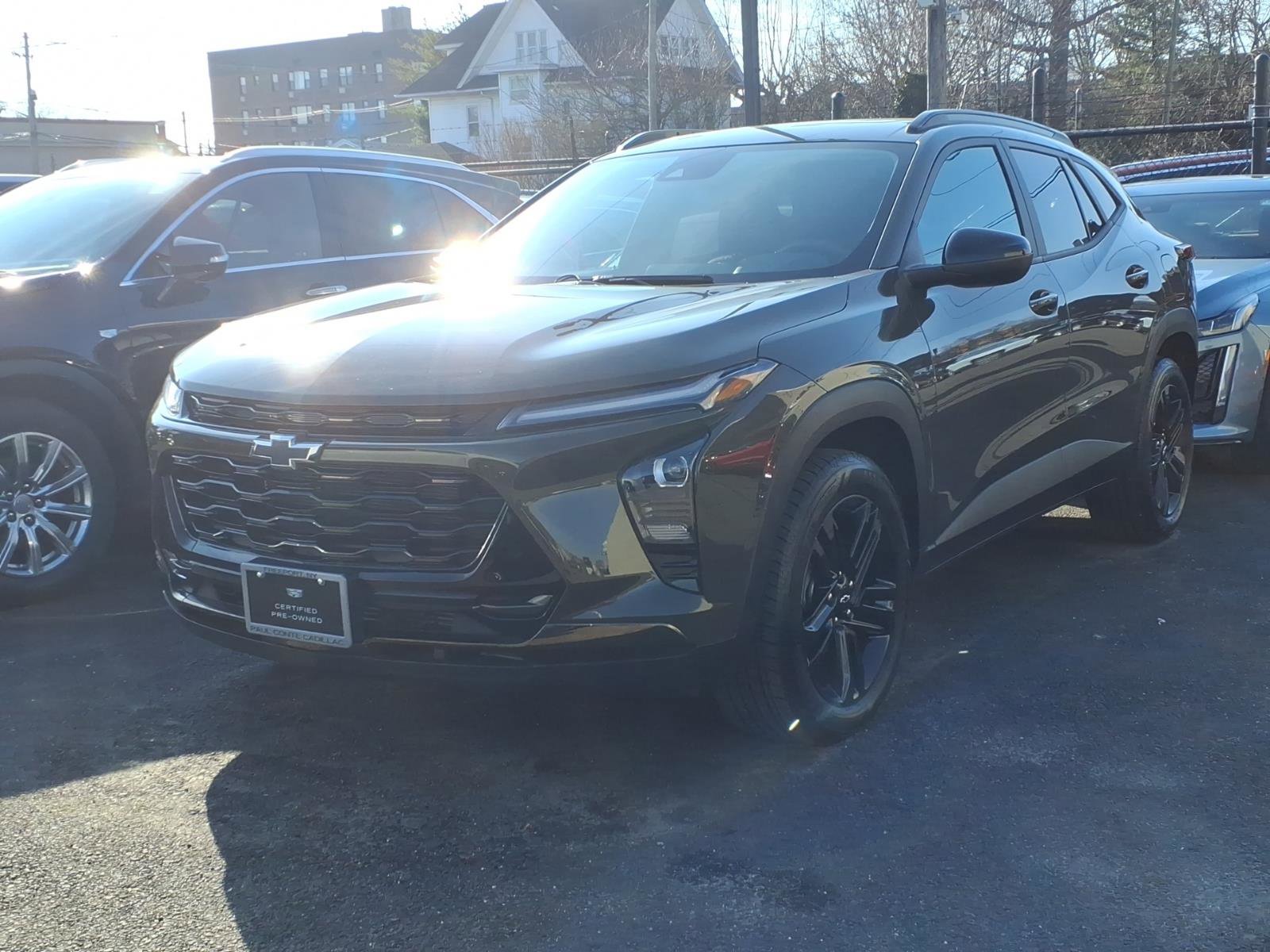 Used 2024 Chevrolet Trax ACTIV w/ Sunroof Package FWD image 1