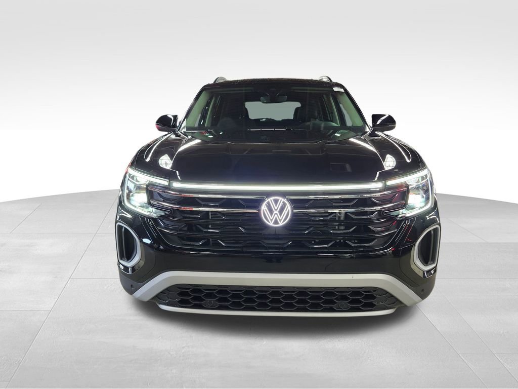 New 2026 Volkswagen Atlas Peak Edition image 2