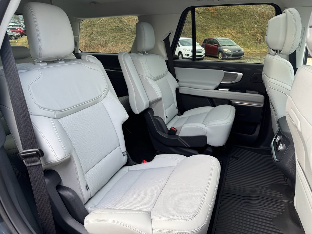 New 2026 Ford Expedition Platinum w/ Driver's Package AWD/4WD image 22