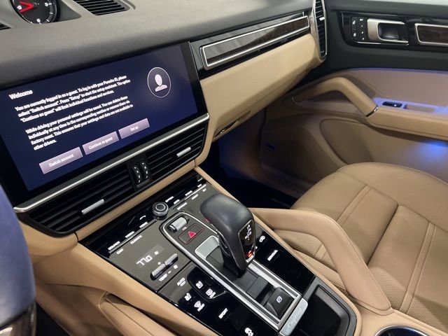 Used 2023 Porsche Cayenne Platinum Edition image 33