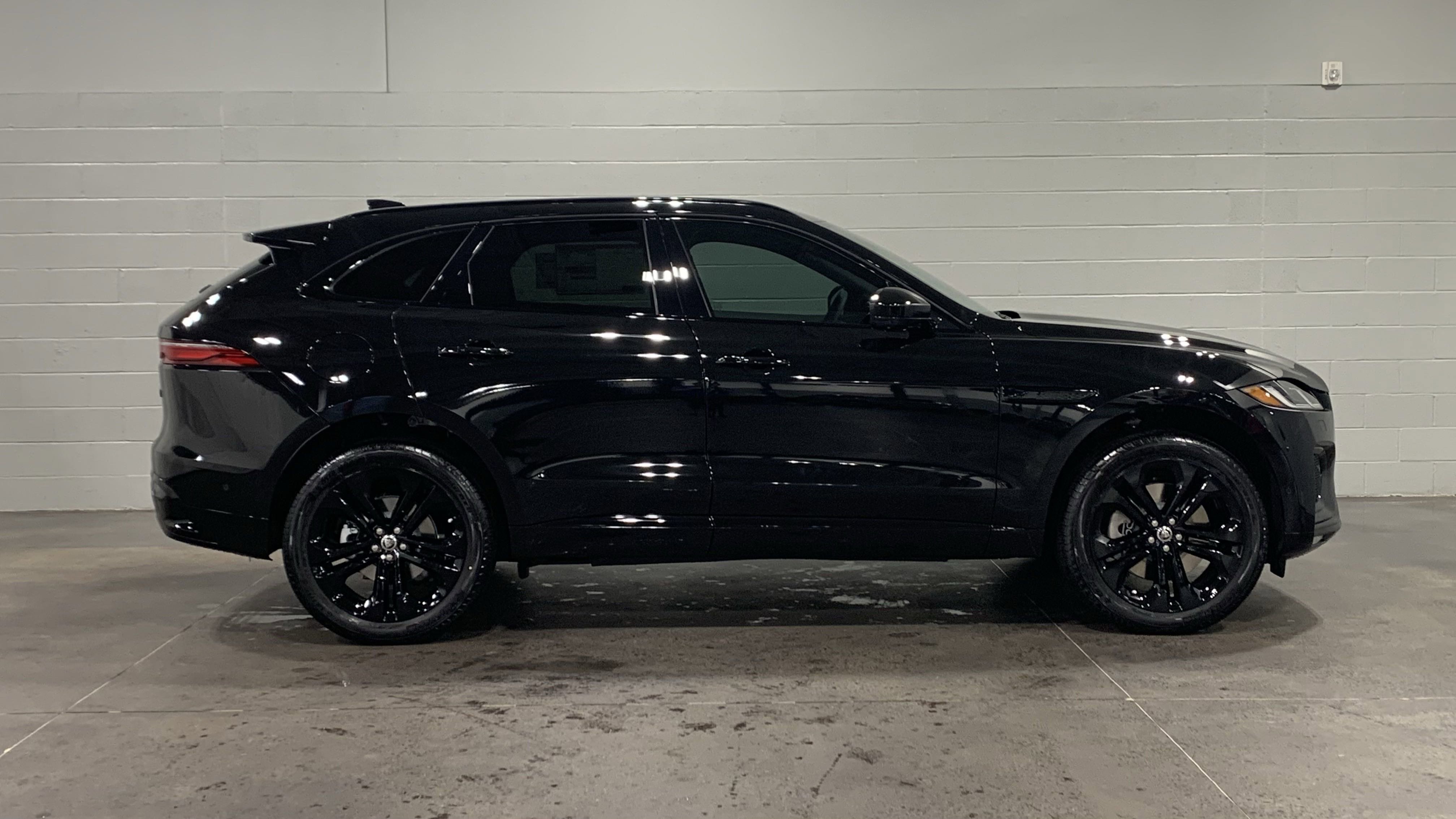 New 2026 Jaguar F-PACE R-Dynamic S image 13