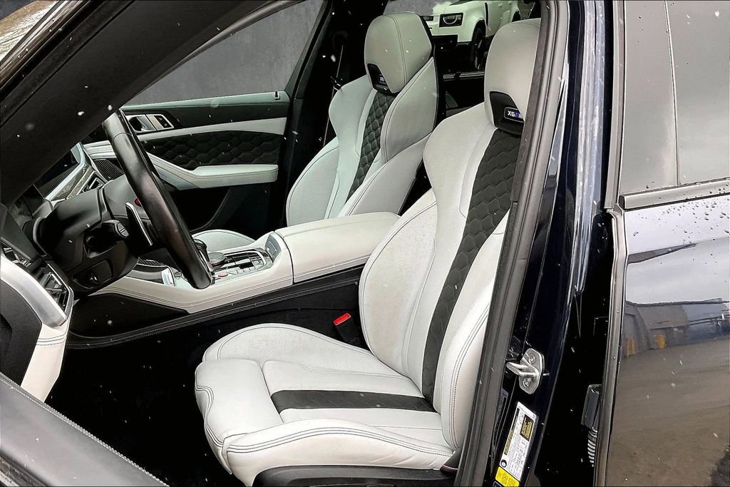 Used 2022 BMW X6 M Competition w/ Competition Package image 21