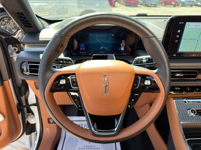 Used 2025 Lincoln Aviator Black Label image 41