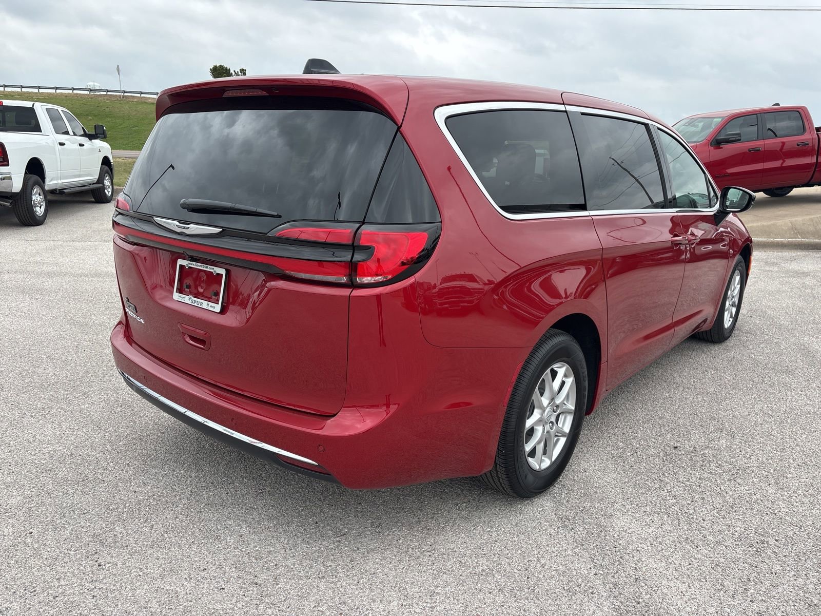 New 2026 Chrysler Pacifica Select image 6