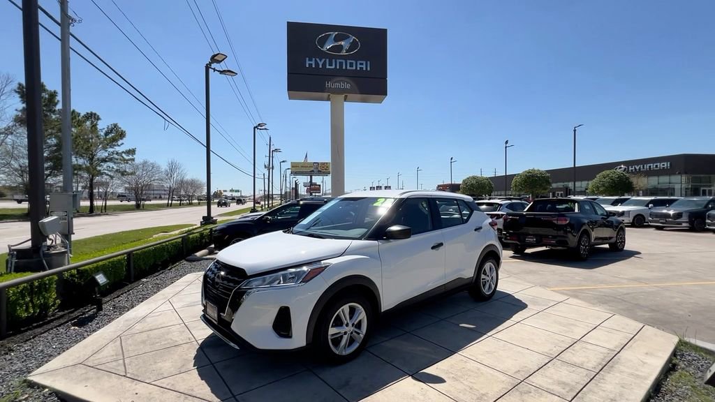 Used 2023 Nissan Kicks S image 8