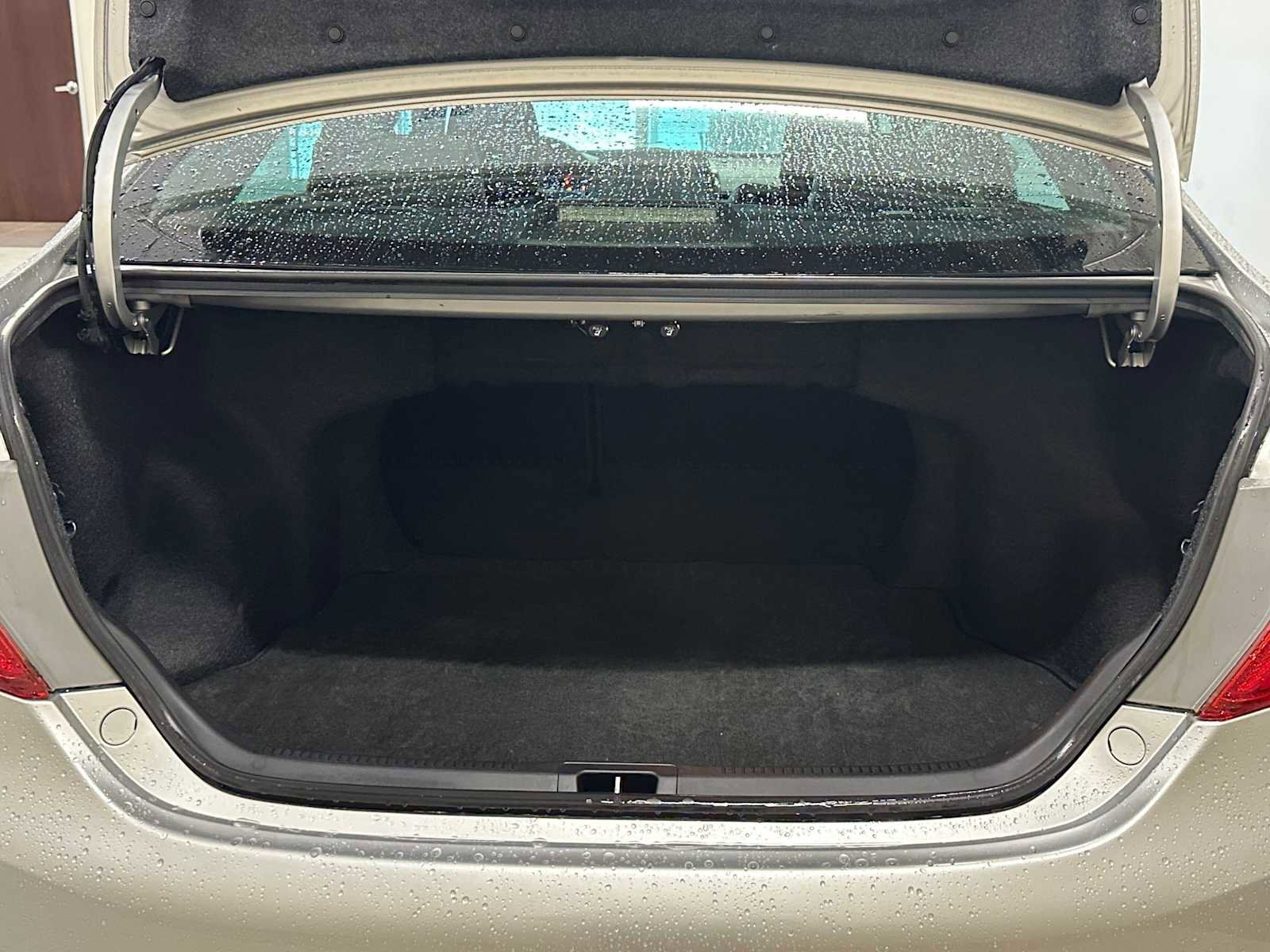 Used 2013 Toyota Camry SE w/ Leather Pkg image 28