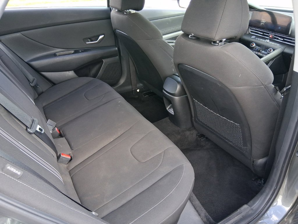 Used 2025 Hyundai Elantra SEL FWD image 18