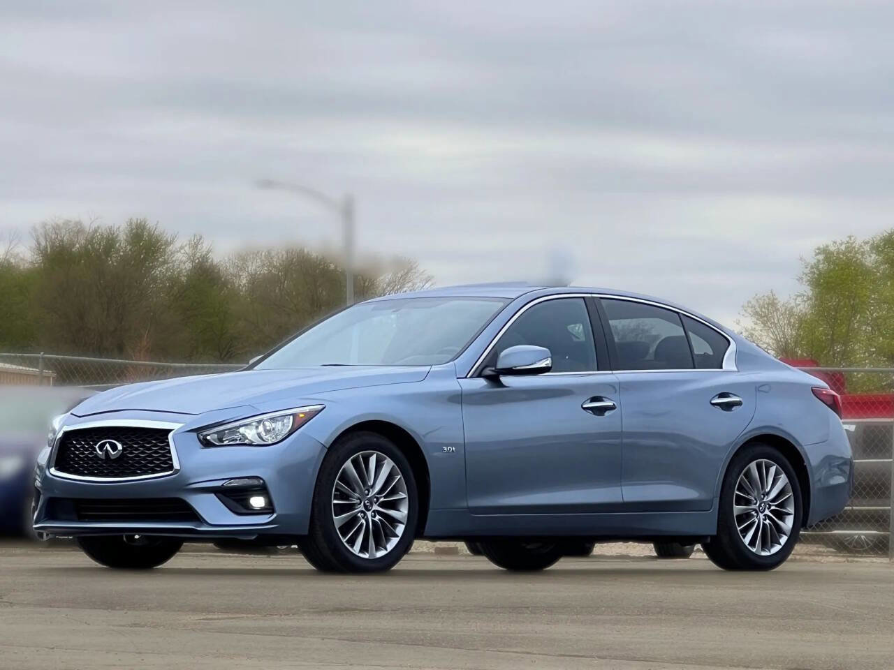 Used 2019 INFINITI Q50 Luxe w/ Essential Package (3.0T Luxe) image 3