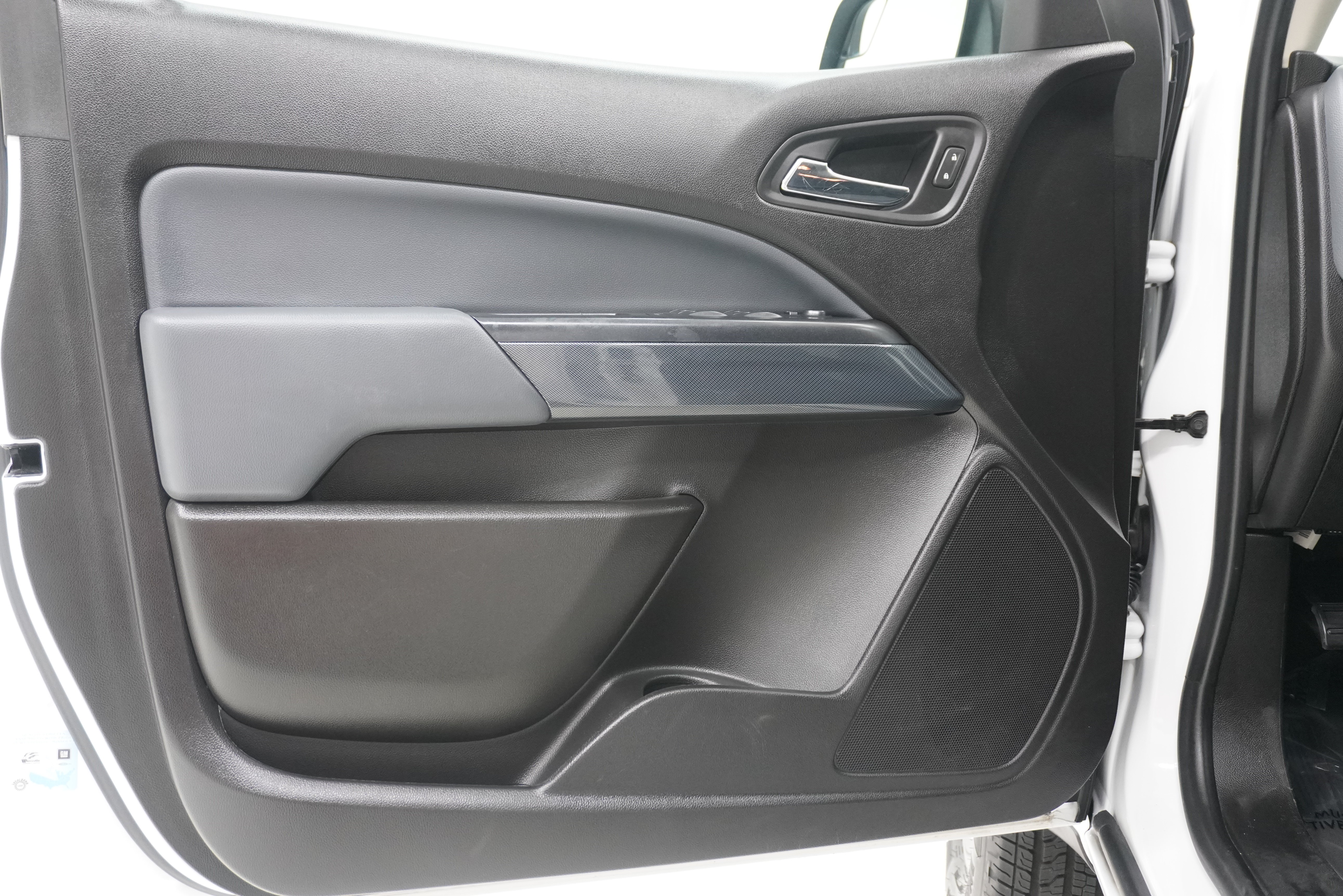 Used 2019 Chevrolet Colorado Z71 AWD/4WD image 14