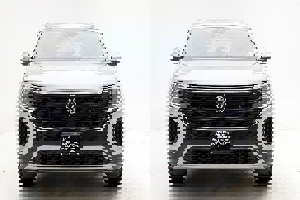 Used 2025 Volkswagen Atlas Cross Sport SE image 5