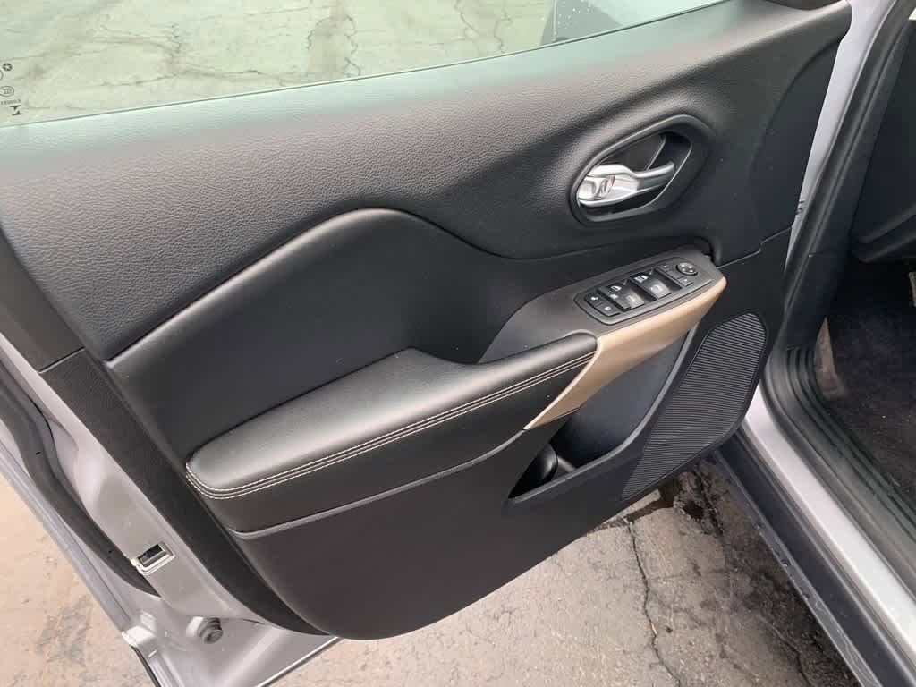 Used 2018 Jeep Cherokee Limited w/ High Altitude Package image 22