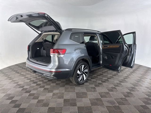 Used 2025 Volkswagen Atlas SE image 18