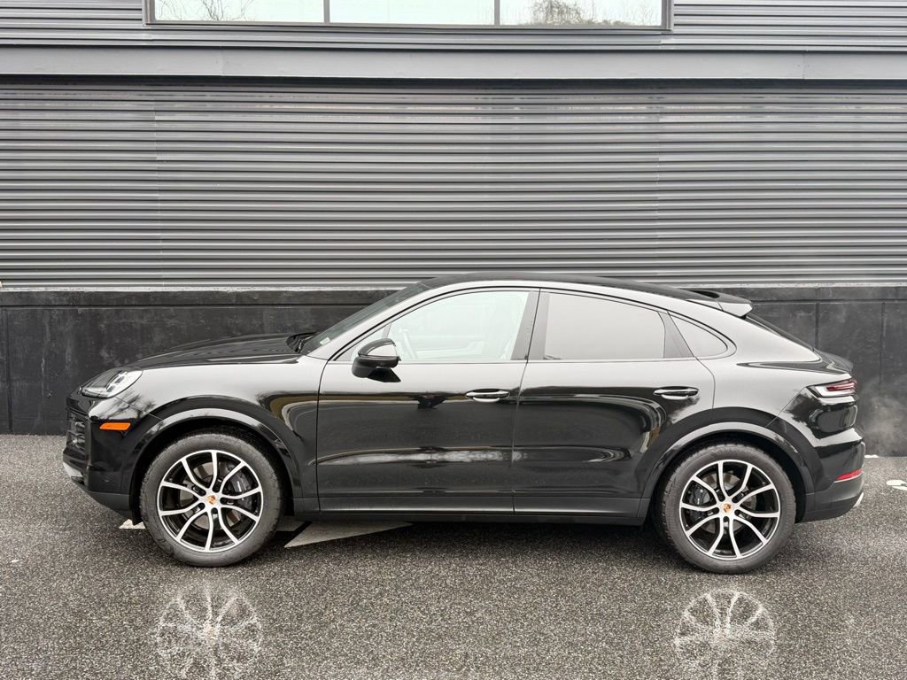 Certified 2025 Porsche Cayenne Coupe image 2