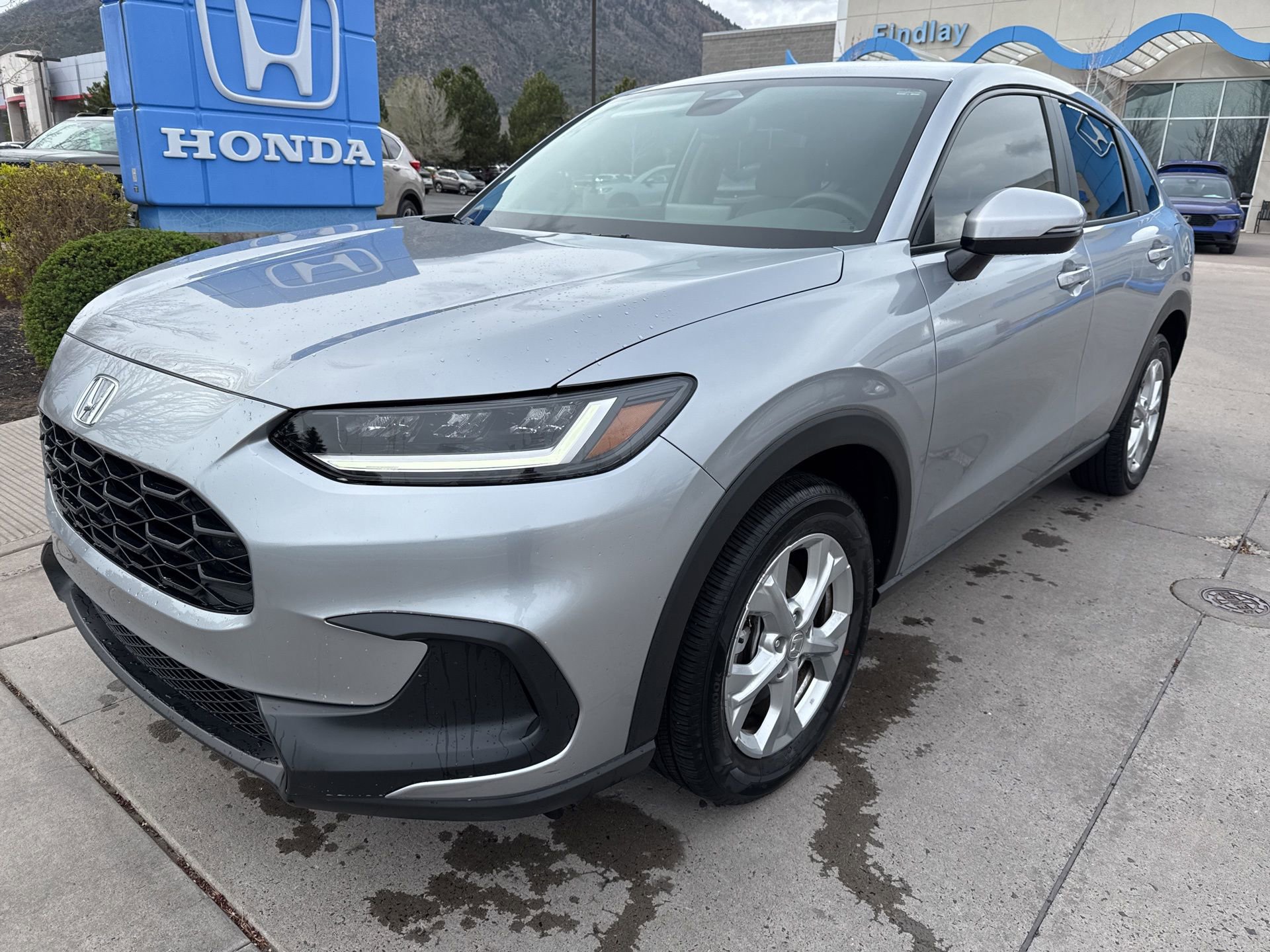 Used 2023 Honda HR-V LX image 1