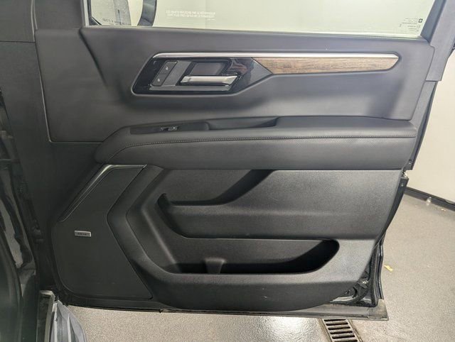 Used 2025 Chevrolet Suburban High Country w/ Sun And Tow Package AWD/4WD image 22