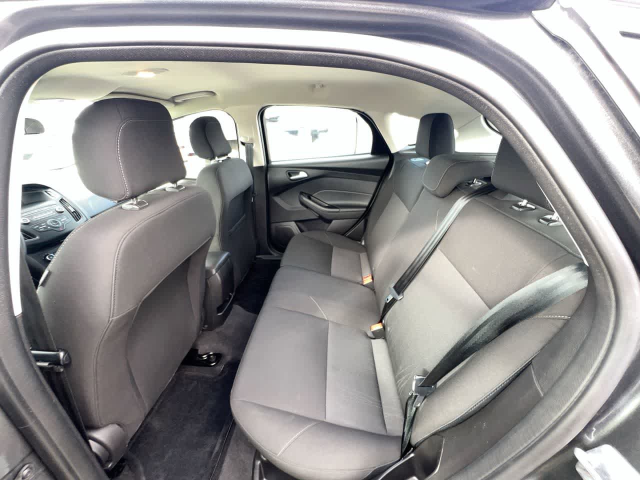 Used 2018 Ford Focus SE FWD image 23