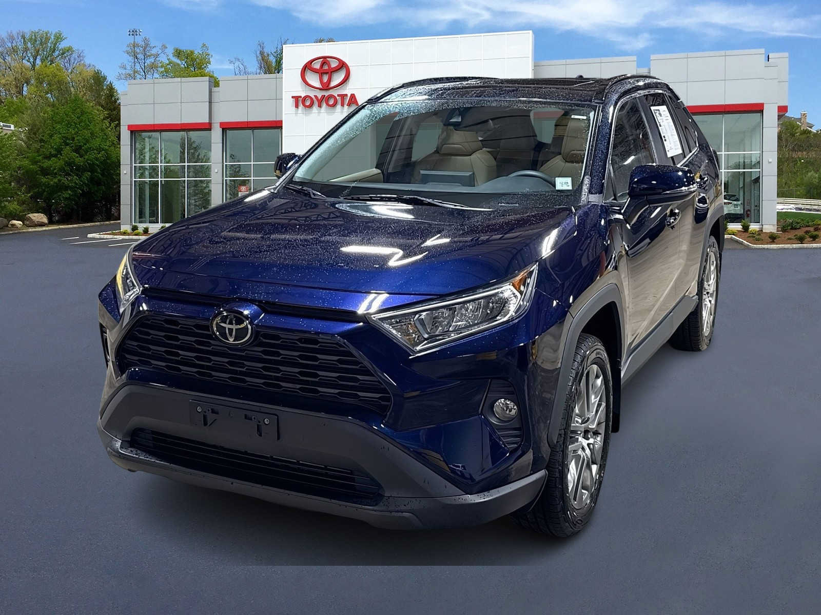 Used 2020 Toyota RAV4 XLE Premium AWD/4WD video 1