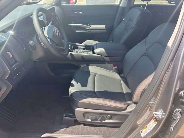 New 2026 Nissan Pathfinder SL w/ SL Premium Package FWD image 9