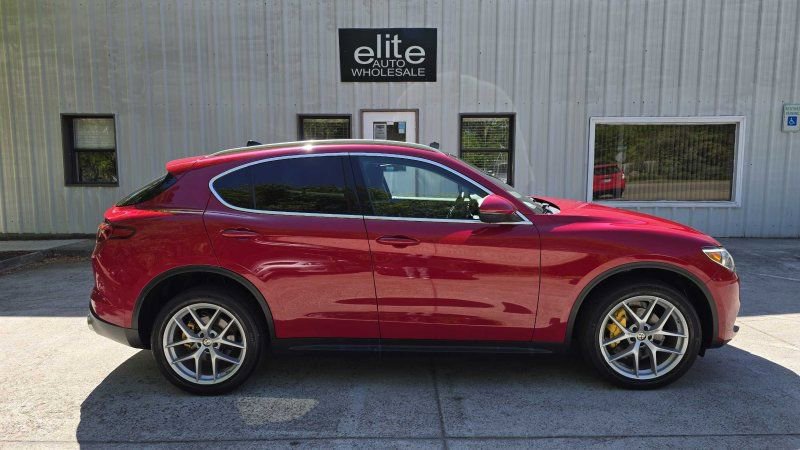 Used 2019 Alfa Romeo Stelvio Ti AWD/4WD image 6