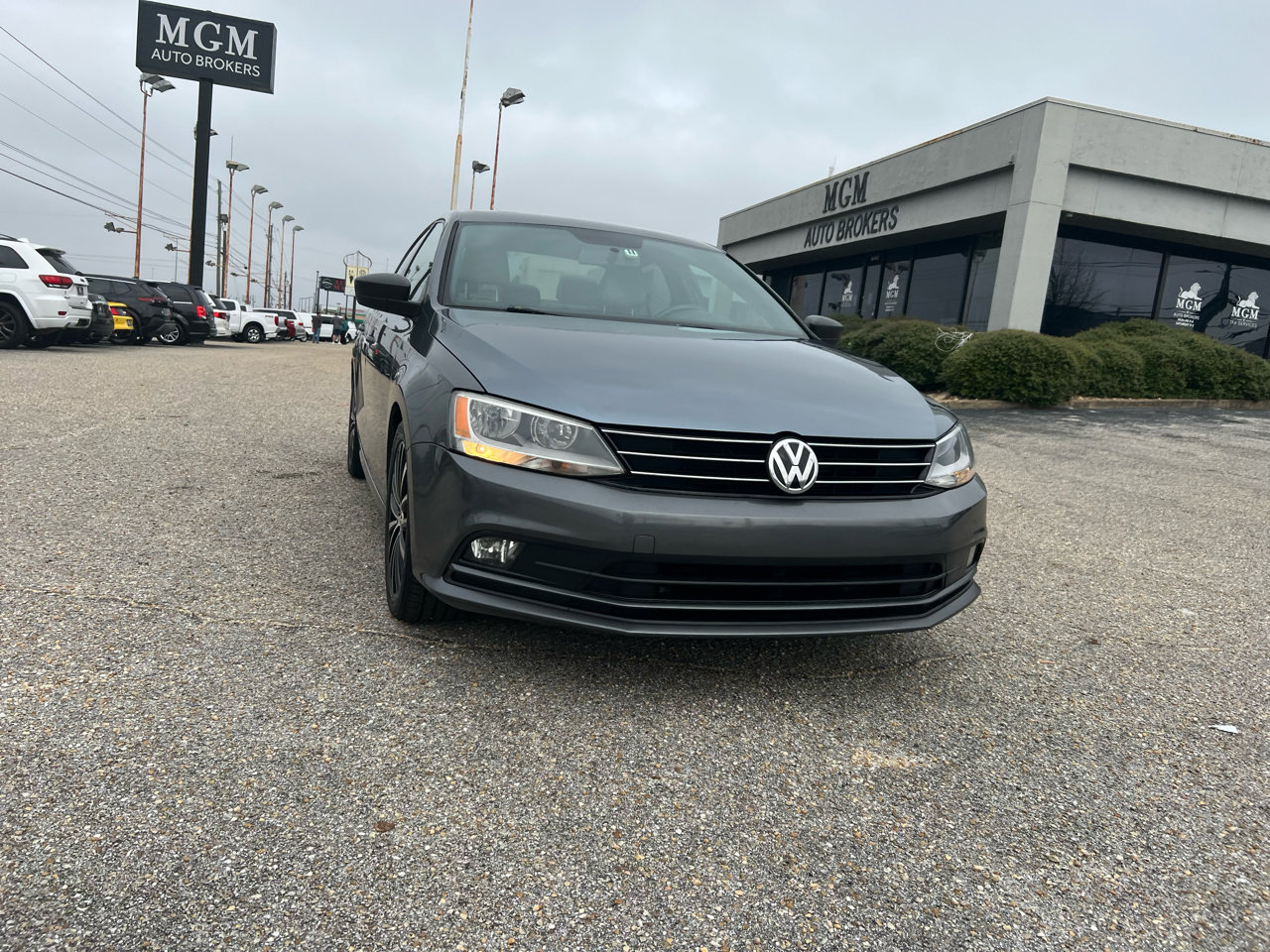 Used 2016 Volkswagen Jetta Sport image 2