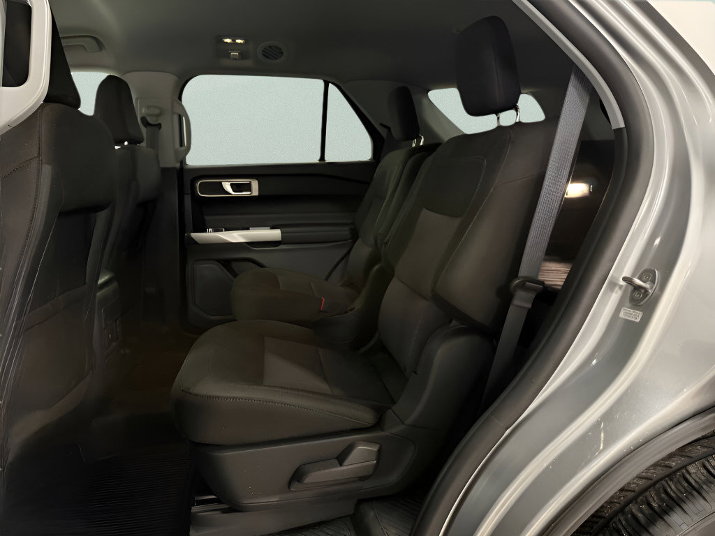 Used 2023 Ford Explorer XLT image 16