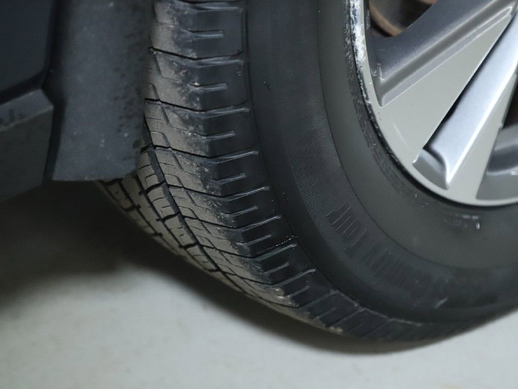 Used 2017 Nissan Murano S image 35