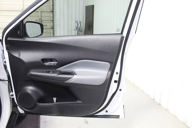 Used 2024 Nissan Kicks SR w/ SR Premium Package FWD image 22