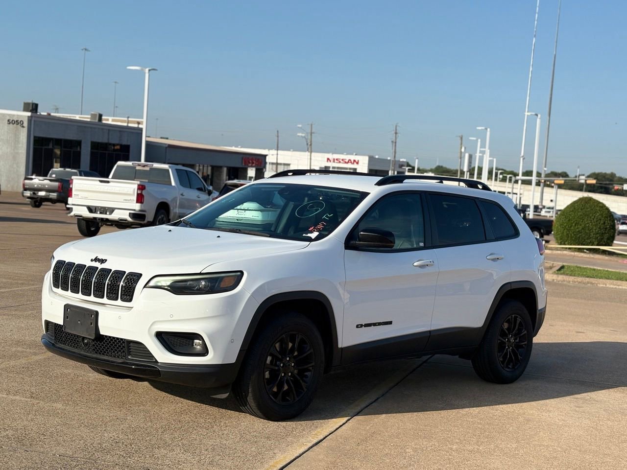 Used 2023 Jeep Cherokee Altitude Lux