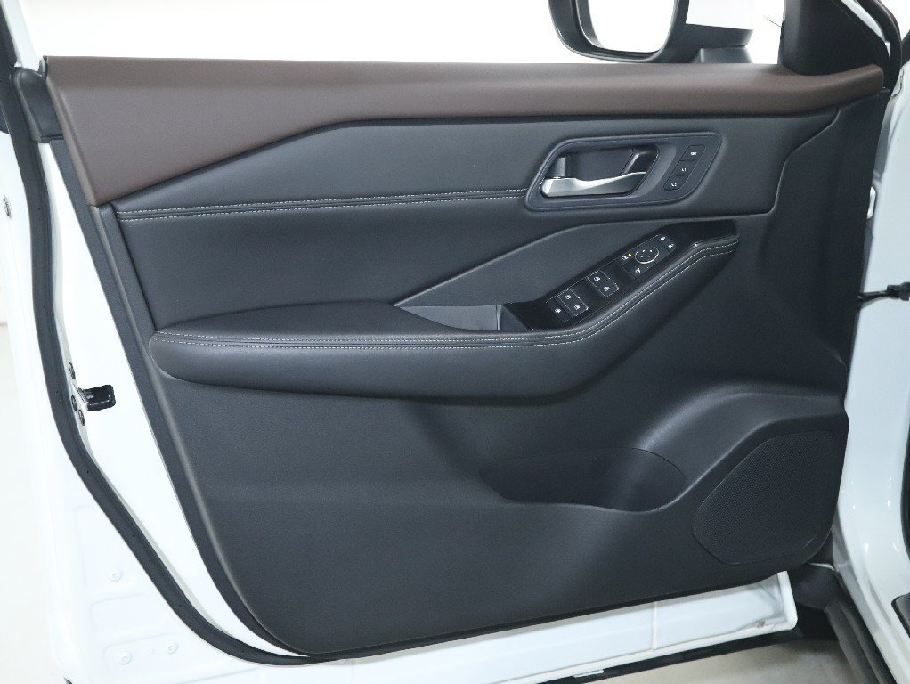 Certified 2023 Nissan Rogue SL w/ SL Premium Package AWD/4WD image 16