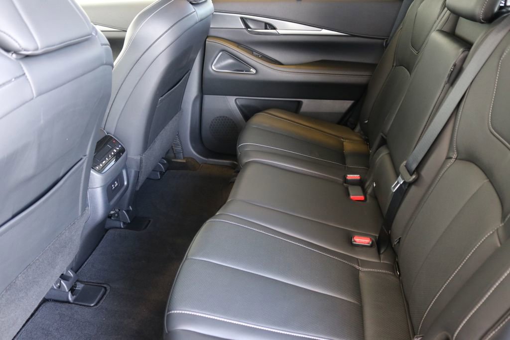 Certified 2025 INFINITI QX60 Luxe w/ Black Edition image 25