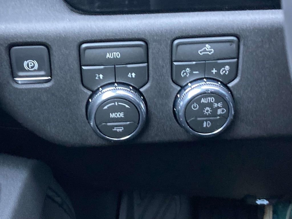 New 2026 GMC Sierra 1500 Elevation w/ LPO, Elevation Black Package AWD/4WD image 25