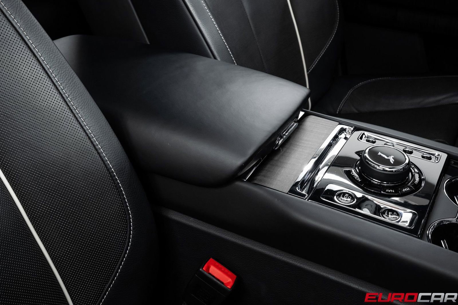 Used 2020 Rolls-Royce Cullinan image 30