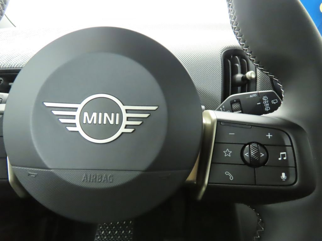 Used 2026 MINI Cooper 4-Door Hardtop image 13