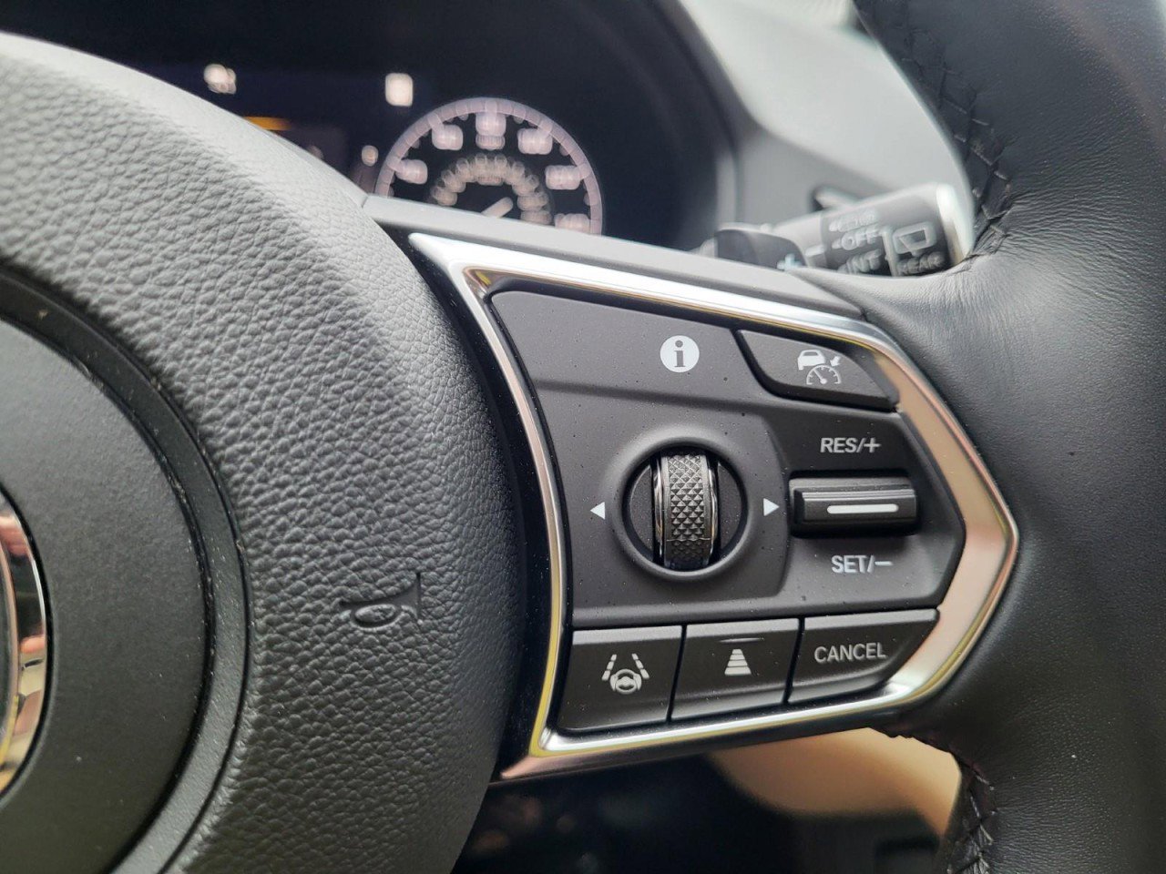 Used 2024 Acura RDX SH-AWD w/ Technology Package image 23