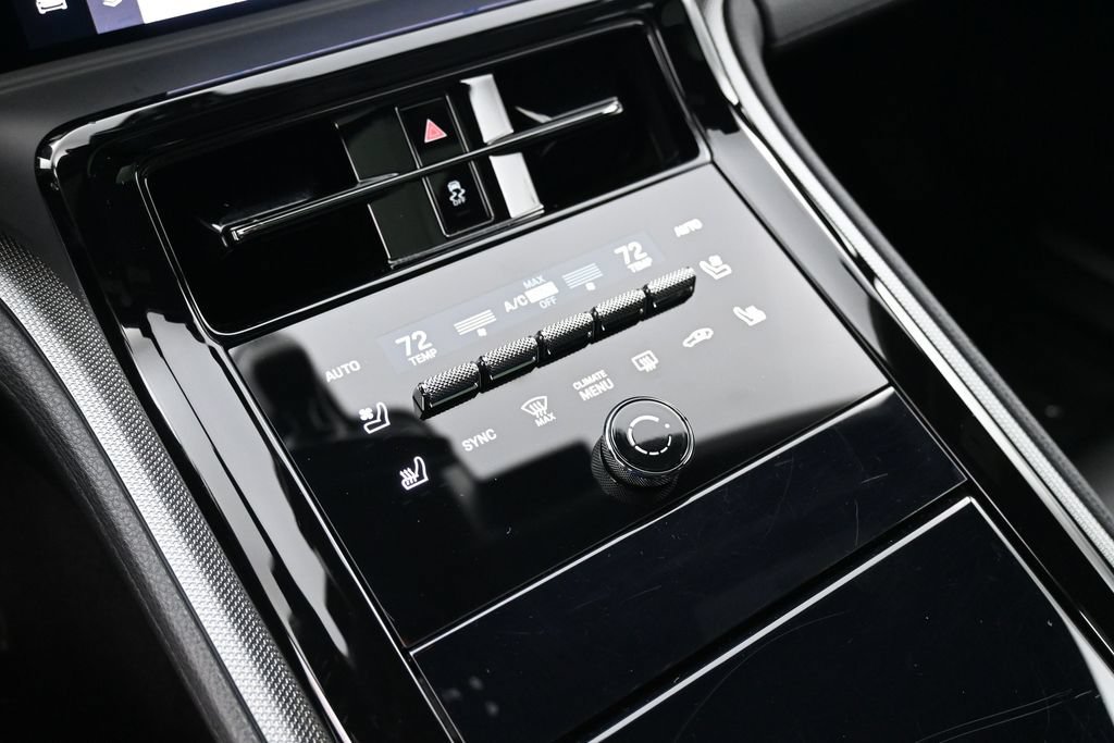 Certified 2025 Porsche Panamera RWD image 23