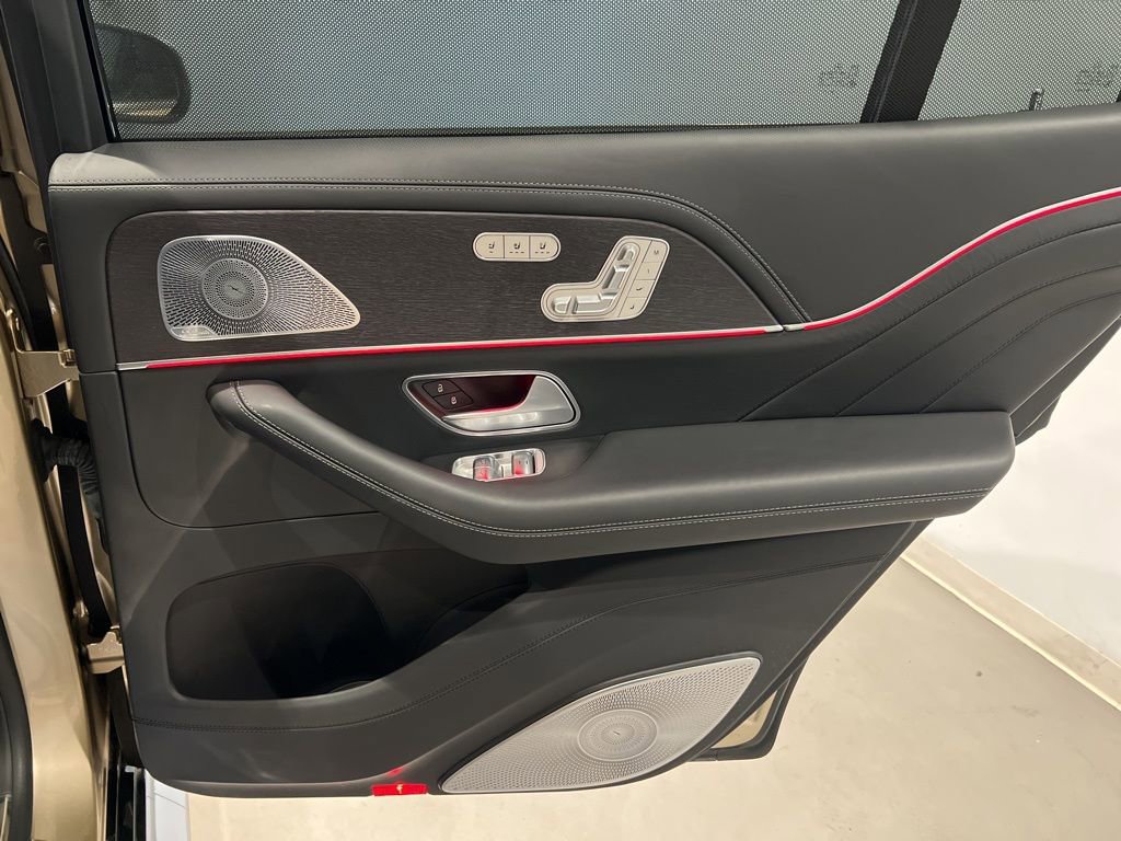 Used 2021 Mercedes-Benz Maybach GLS 600 4MATIC image 49